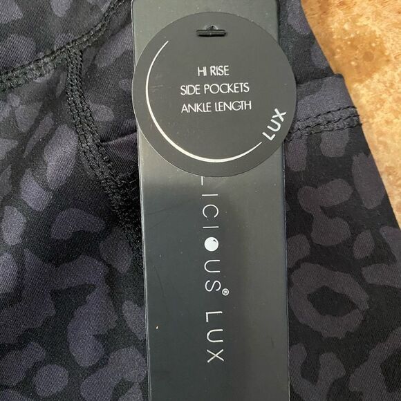 Yogalicious lux High rise‎ leopard black Side Pocket Ankle Leggings - Picture 3 of 10